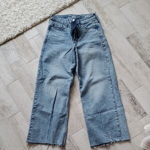 Old Navy Women's 4 Medium Wash Wide Leg Cropped Jeans Raw Hem